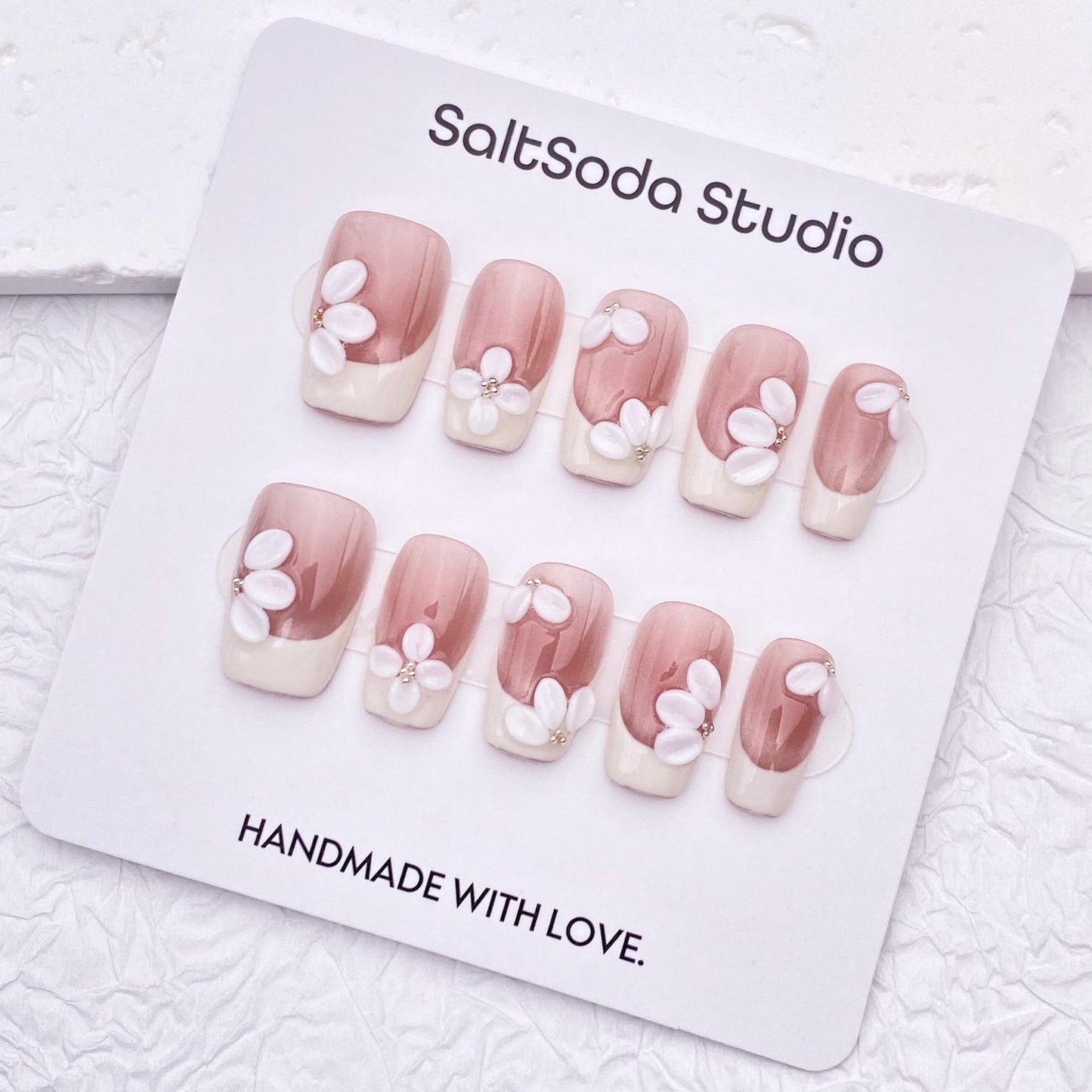 Elegant White Flower Press-On Nails – Handmade French Tip Nail Set | Minimalist Reusable False Nails