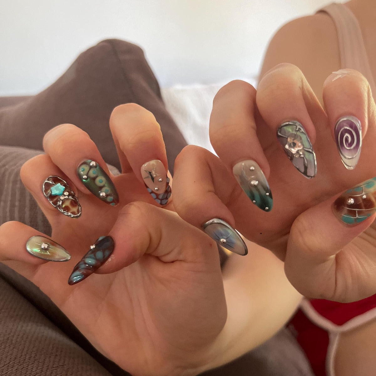 Cosmic Aurora Chrome Press-On Nails – Galaxy-Inspired 3D Metallic Nail Art Set