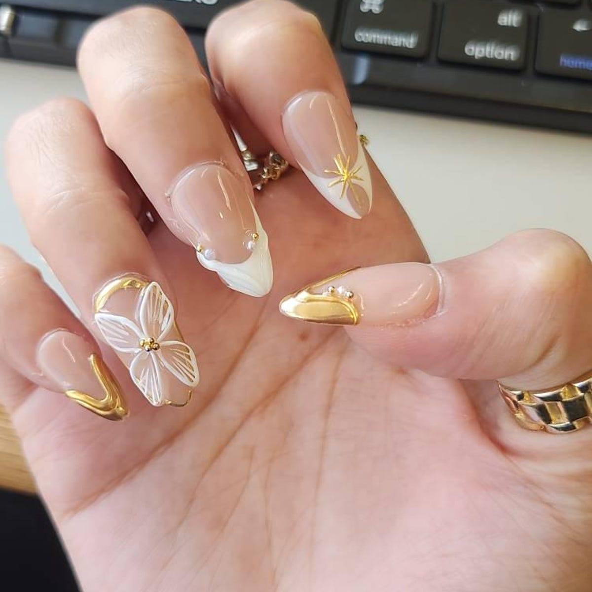 Luxury Blush Pink Press-On Nails with Gold Chrome Accents | 3D Floral Nail Art Set | Elegant Bridal & Wedding Nails