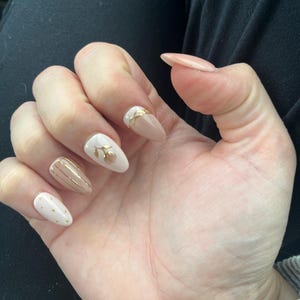 Luxury Blush Pink Press-On Nails – Elegant Gold Line Nail Art | Short Square Glossy Fake Nails | Reusable Handmade Nail Set