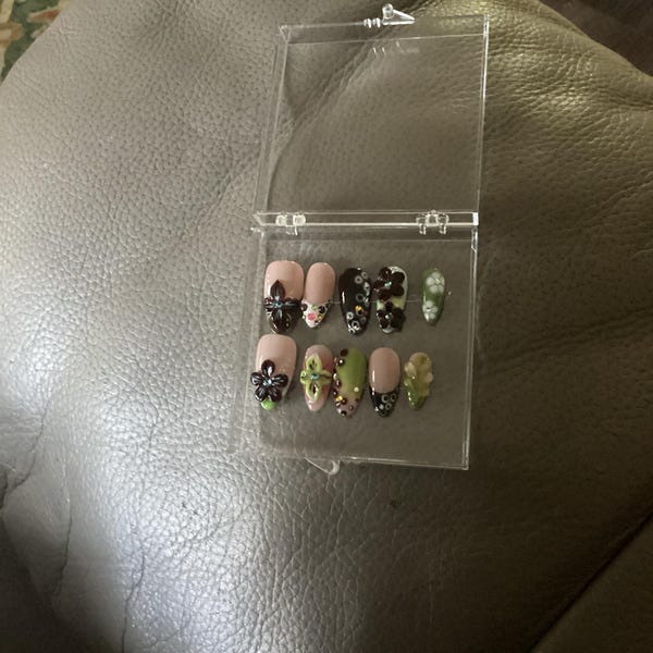 Blooming Berry Garden Press-On Nails – 3D Floral Jelly Nail Art Set