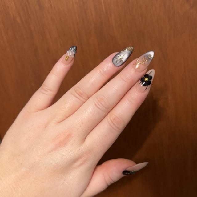 Luxury Galaxy Floral Press-On Nails – Handmade Black & Gold Glitter Nail Set | Elegant Reusable False Nails