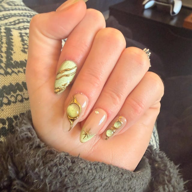 Sage Green Marble Press-On Nails – Luxury Gold Chrome Abstract Nail Set