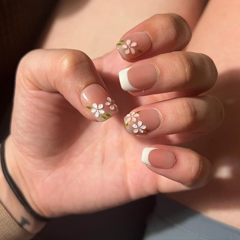 Blush Daisy French Tip Press-On Nails – Soft Pink Floral Nail Art Set