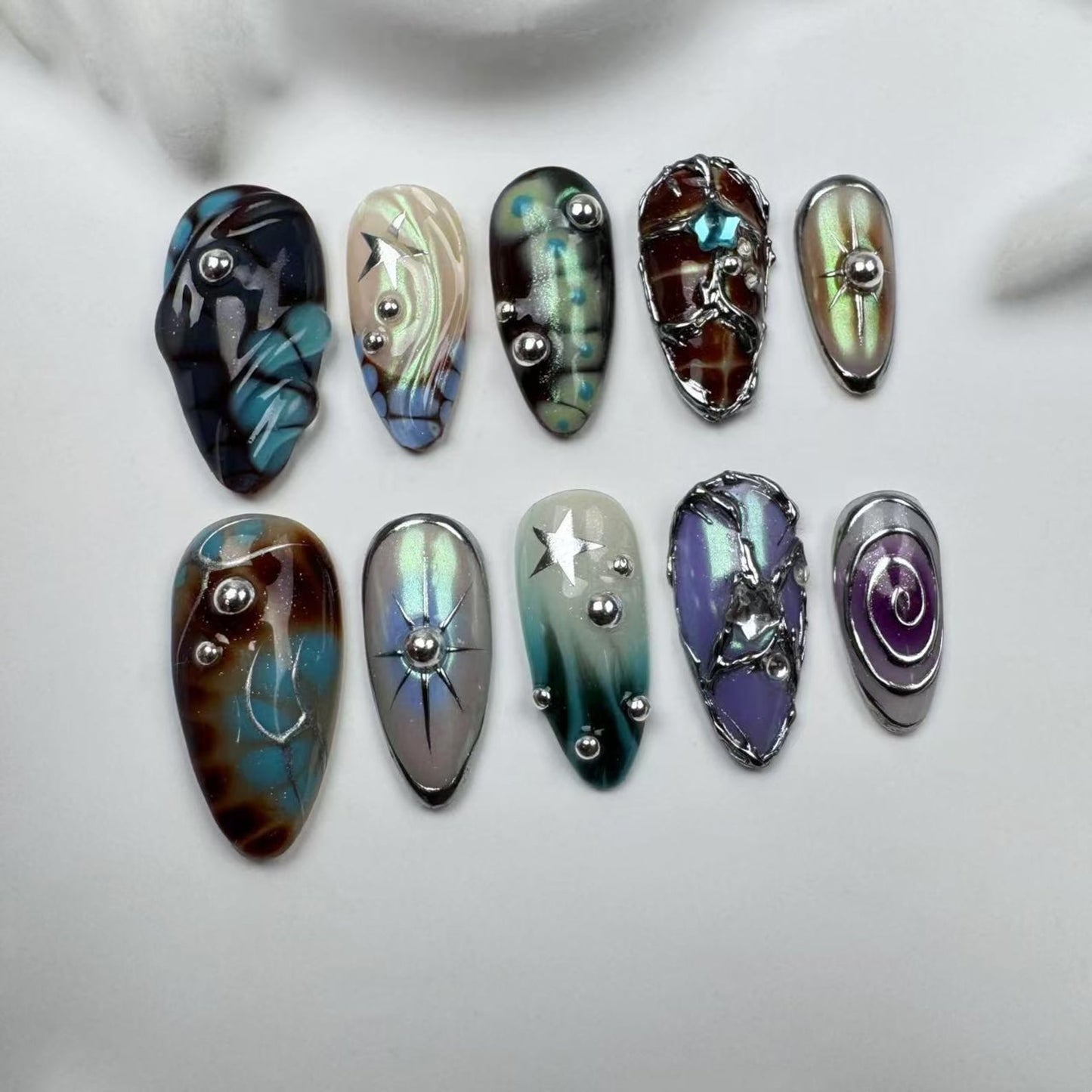 Cosmic Aurora Chrome Press-On Nails – Galaxy-Inspired 3D Metallic Nail Art Set