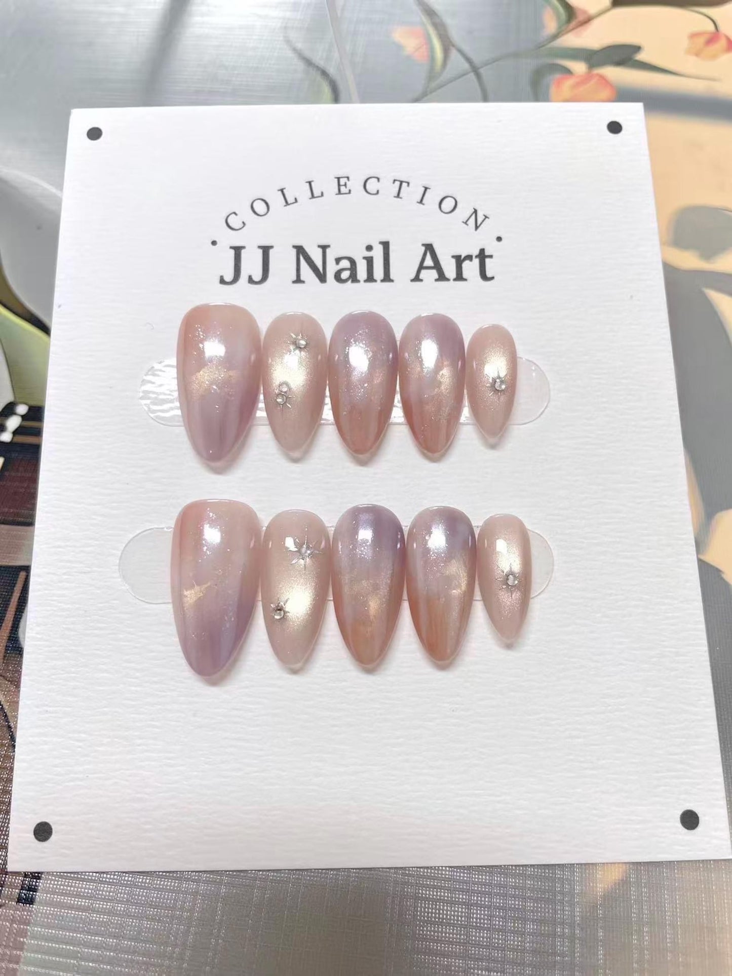 Aurora Pearl Press-On Nails – Iridescent Blush Chrome Nail Art Set