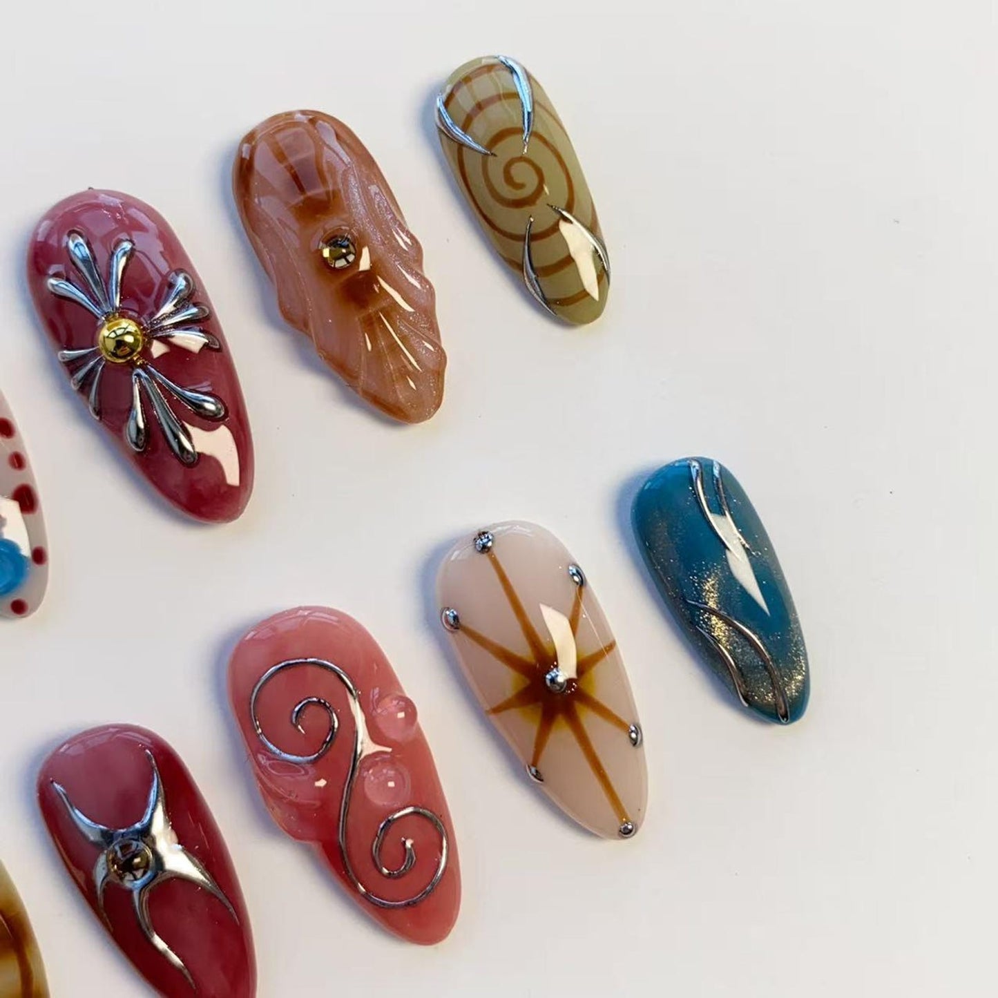 Retro Y2K Abstract Press-On Nails – Handmade Chrome Swirl Nail Set | Artistic Reusable False Nails